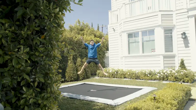 Imagem do artigo Why Choose Akrobat for In-Ground Trampolines?