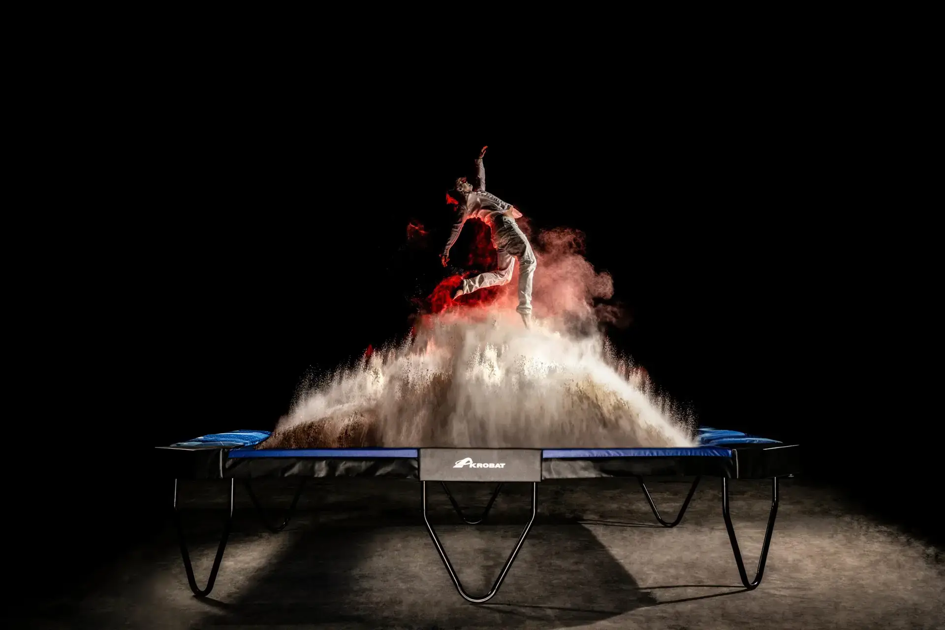 Imagem do artigo Akrobat 17ft x 12ft XcityX Trampoline Changes the Rules!