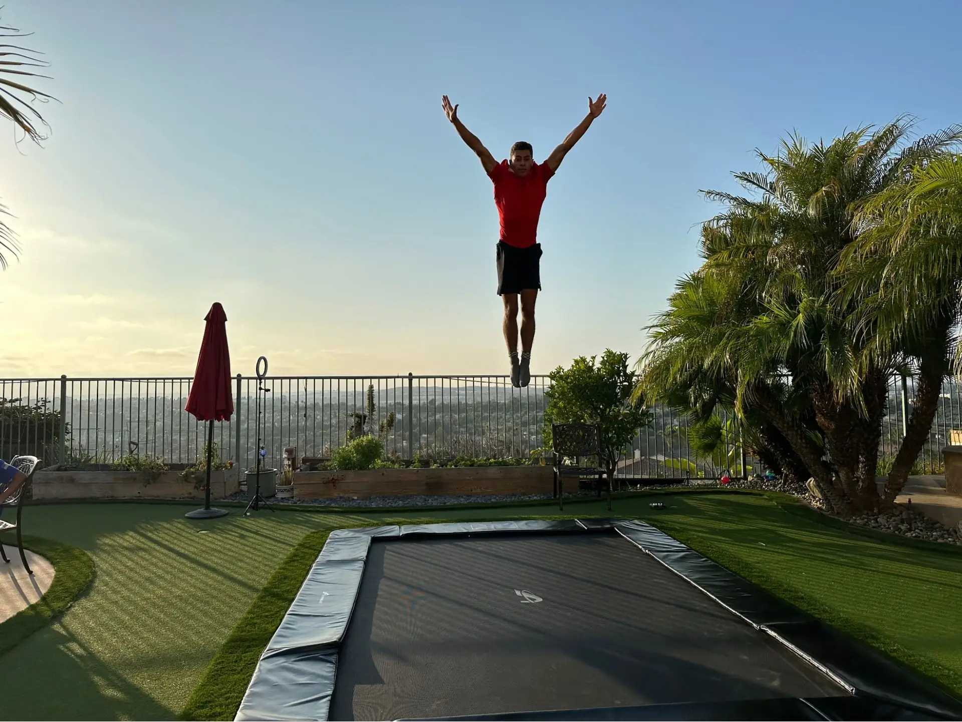 Imagem do artigo How to Jump Higher on a Trampoline: Tips & Best Practices