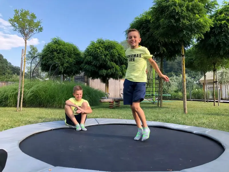 Imagem do artigo Trampolining & Bone Density: Benefits & Guide