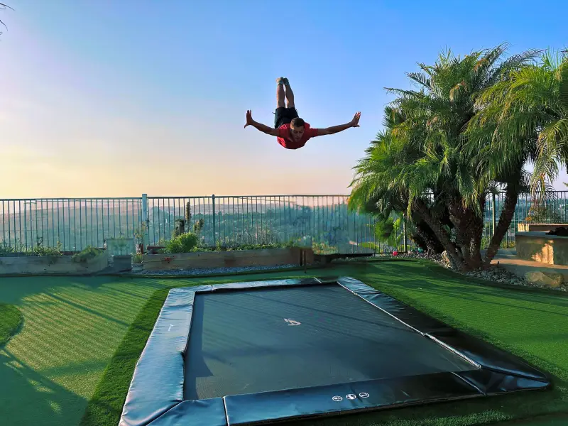 Imagem do artigo Trampolining for Brain Health & Mental Wellness